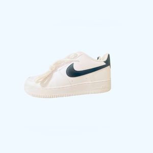 *Sold*NWT Nike Air Force 1
